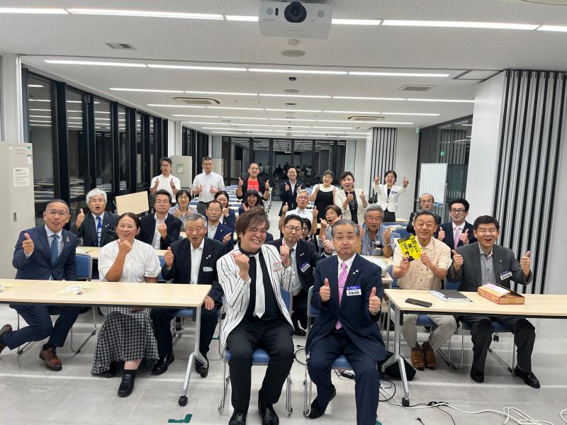 ヤセ騎士 氏  テーマ：『 運命自笑 』