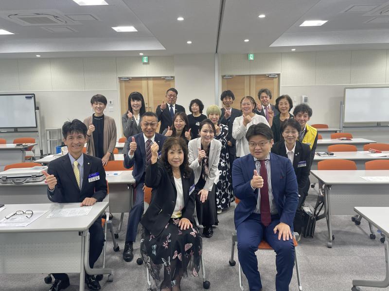 講師 児玉直樹氏を囲んで MS集合写真