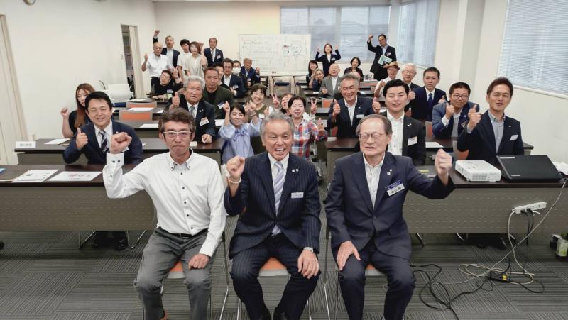 「苦難こそ変わるチャンス。健康寿命で100歳超えるぞ！」