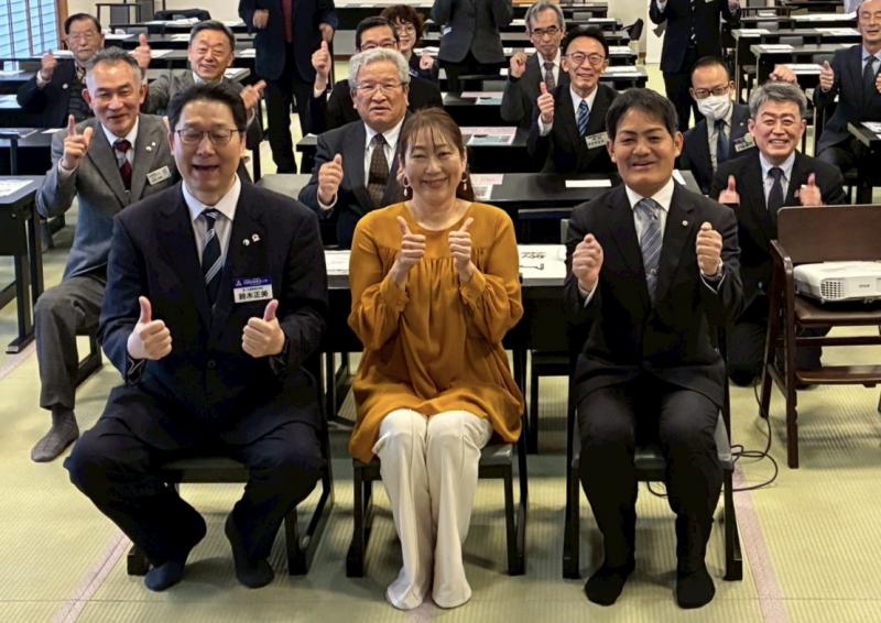 千年 さとみ 氏 テーマ：「千年続く想いを創る」